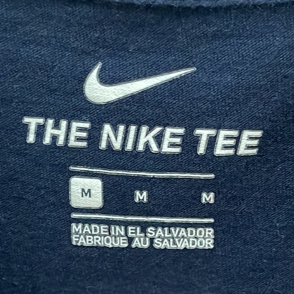 ❤️ NIKE Graphic Tshirt Size M - Picture 5 of 5